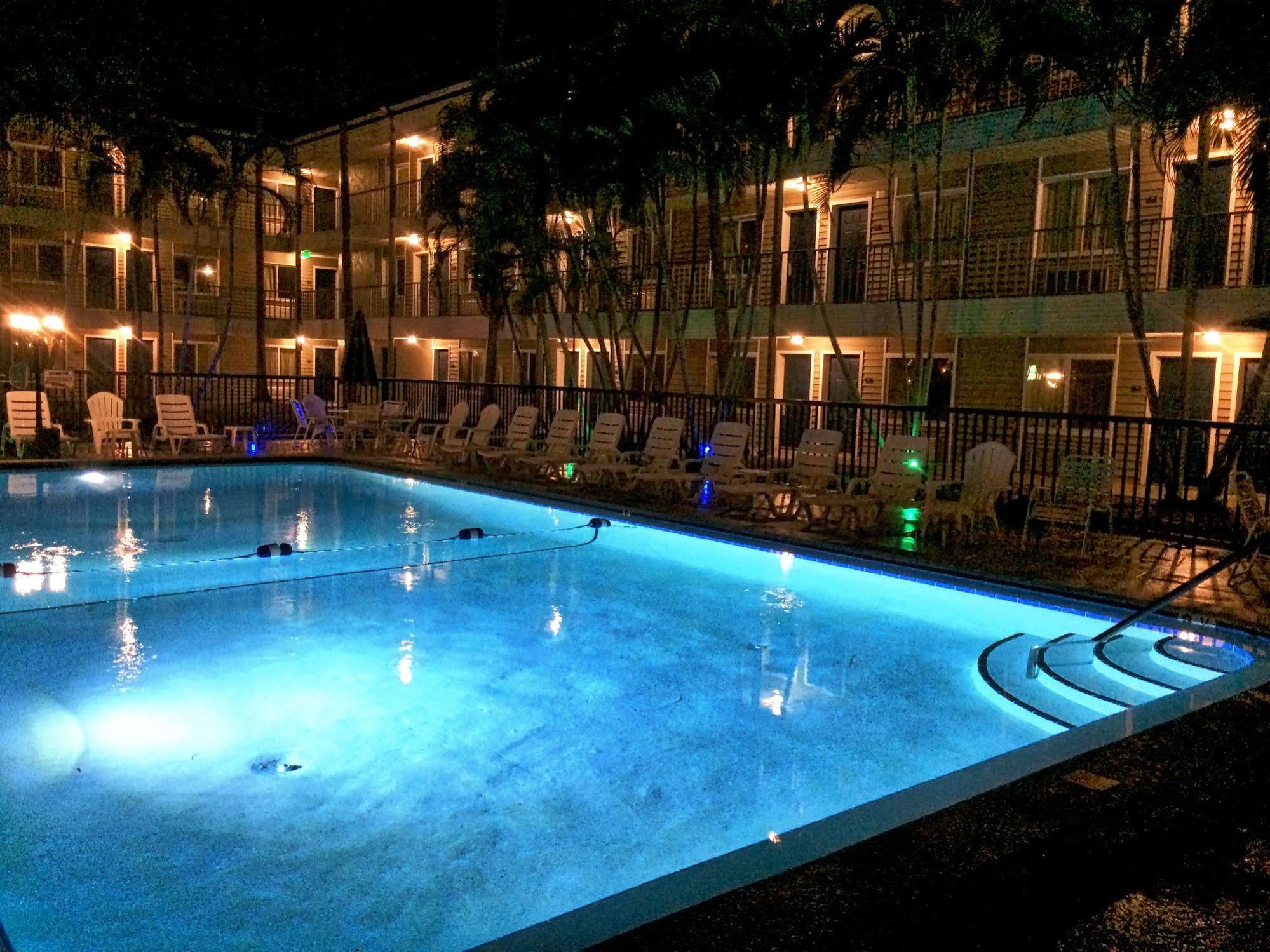 Lantern Inn & Suites - Sarasota Exterior foto